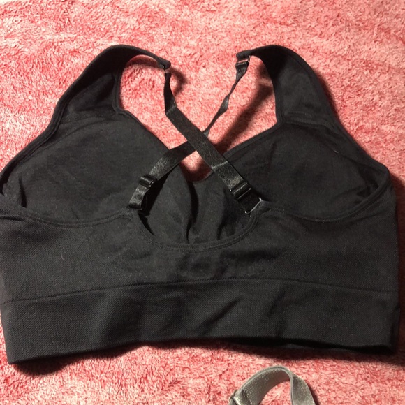 Puma Sports Bras set of 2. Large. Blk/grey - Picture 5 of 6